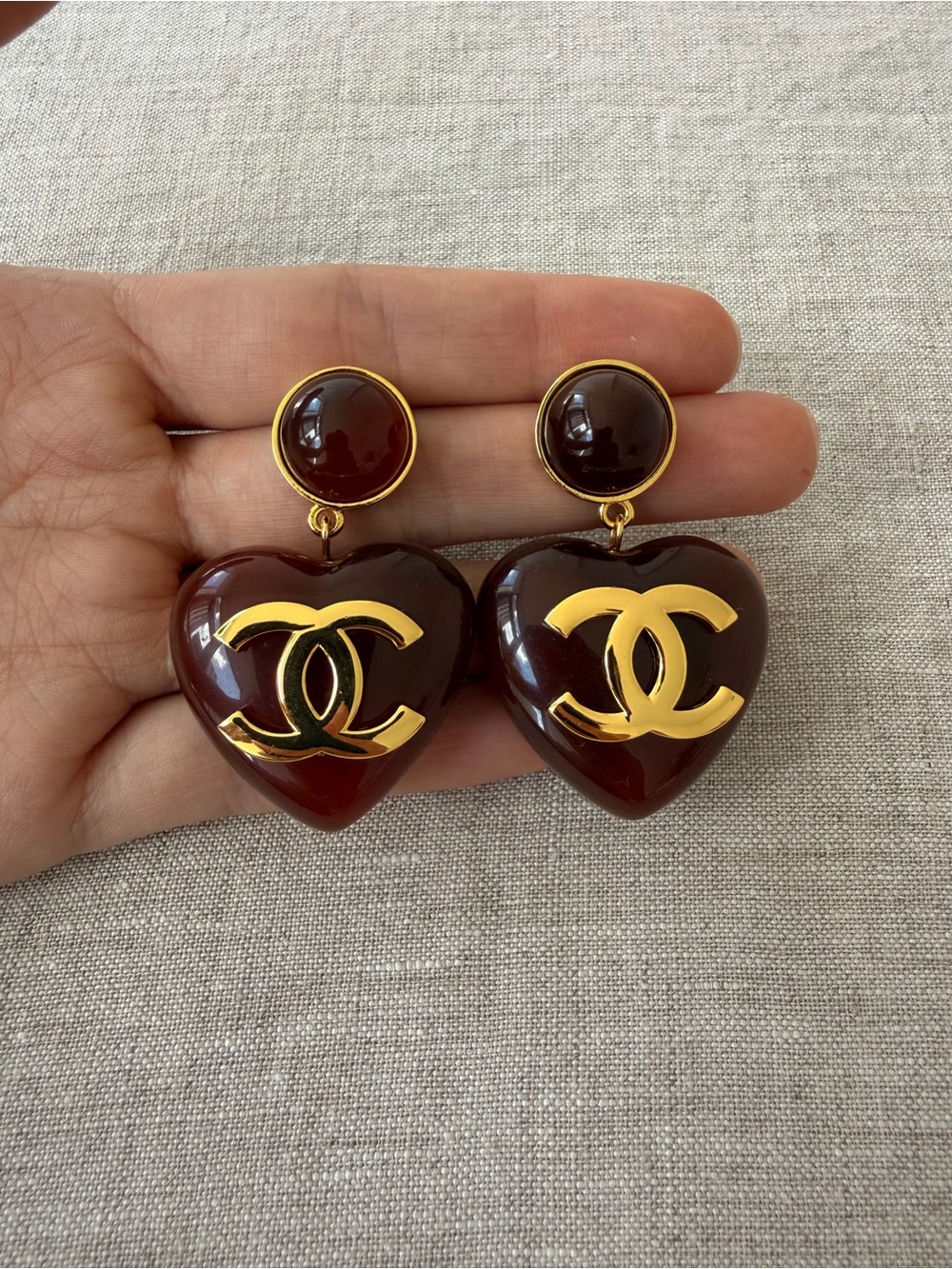 🤎Chanel Brown Heart Drop Earrings with Gold CC Logo✨ - Picture 7 of 9